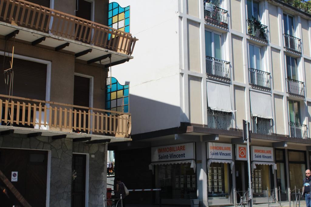 דירות In Centro A Saint Vincent מראה חיצוני תמונה